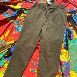 H&M Drawstring Pants, Fits Loose, Size 2
Good for casual wear or business casual